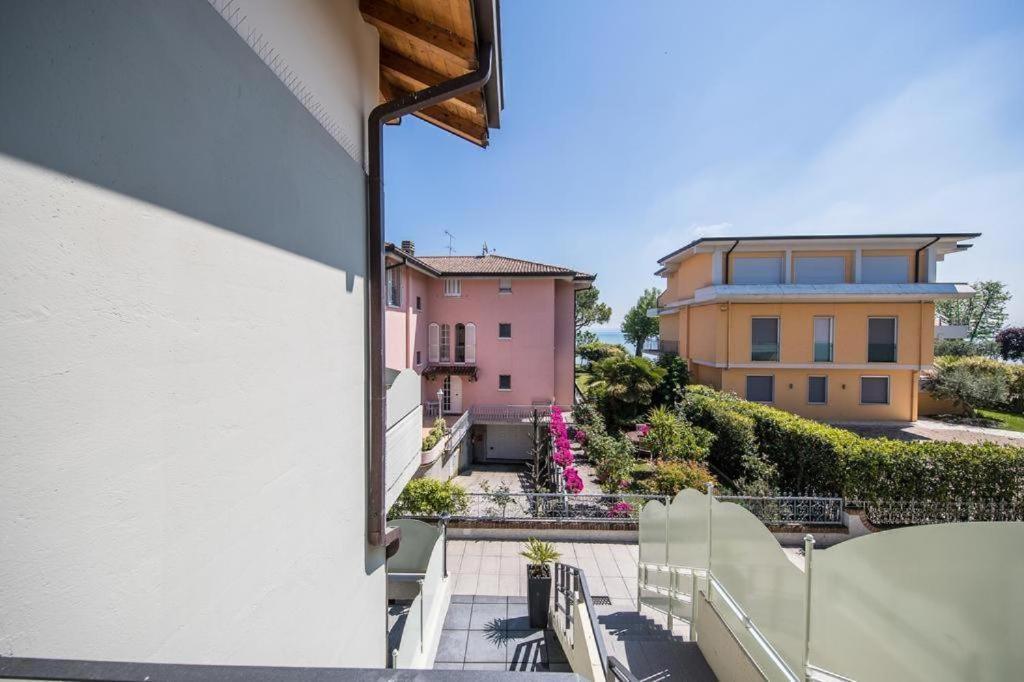 Perla Top Floor Apartment Sirmione Exteriör bild