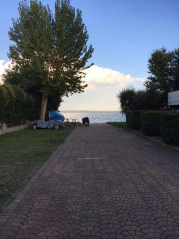 Perla Top Floor Apartment Sirmione Exteriör bild